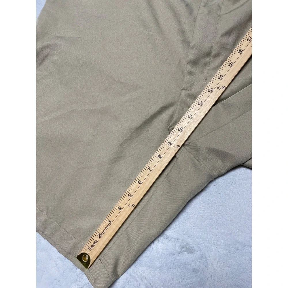 Greg Norman Golf Performance Mens Shorts 44 Tan Polyester Breathable Lightweight